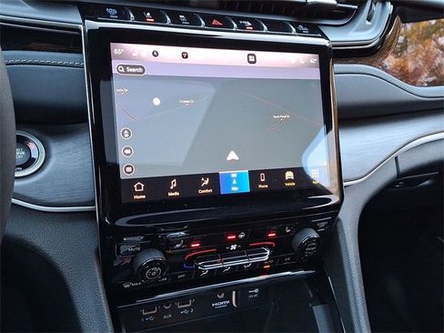 Used 2022 Jeep Grand Cherokee Limited 4xe image 16