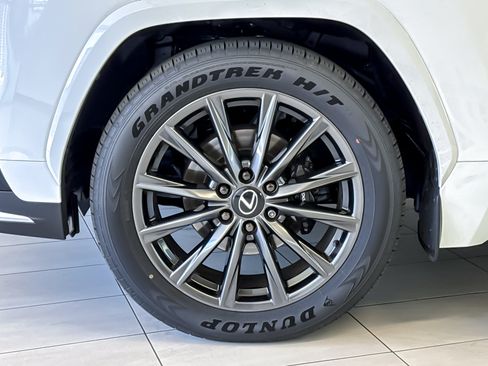 Used 2026 Lexus LX 600 F Sport w/ Accessory Package (Z1) AWD/4WD image 28