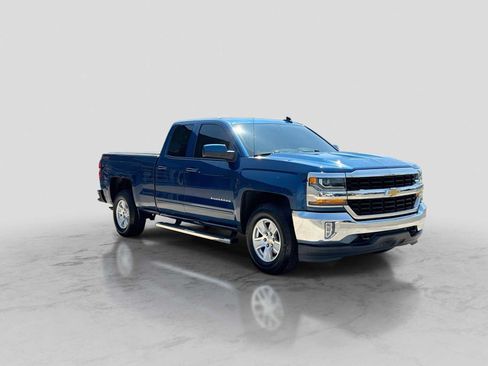 Used 2018 Chevrolet Silverado 1500 LT w/ All Star Edition AWD/4WD image 8