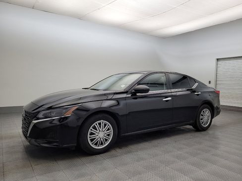 Used 2024 Nissan Altima 2.5 S image 2