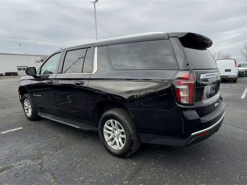 Used 2023 Chevrolet Suburban LT image 6