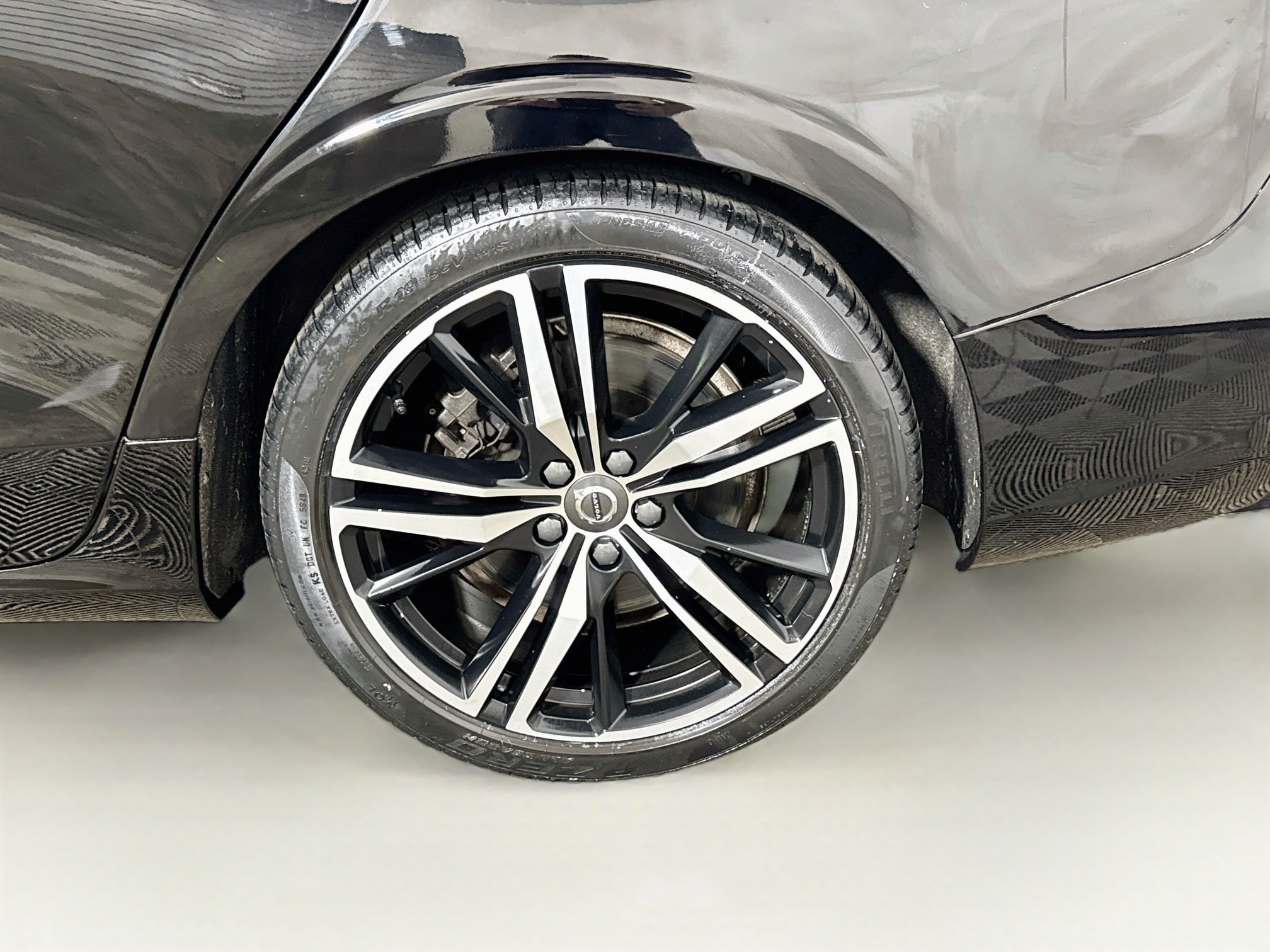 Used 2019 Volvo S60 T6 R-Design AWD/4WD image 27