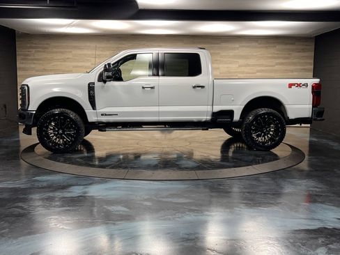 Used 2024 Ford F250 Lariat w/ Chrome Package image 24