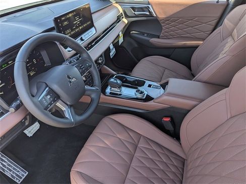 New 2025 Mitsubishi Outlander SEL image 10