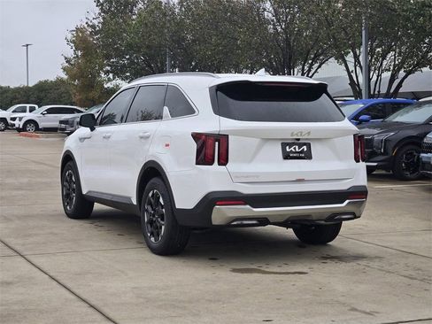 New 2026 Kia Sorento S FWD image 3