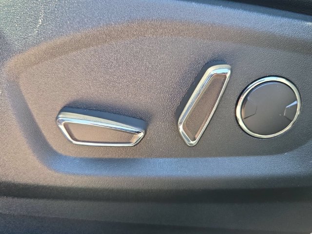 Used 2019 Ford Edge Titanium FWD image 22