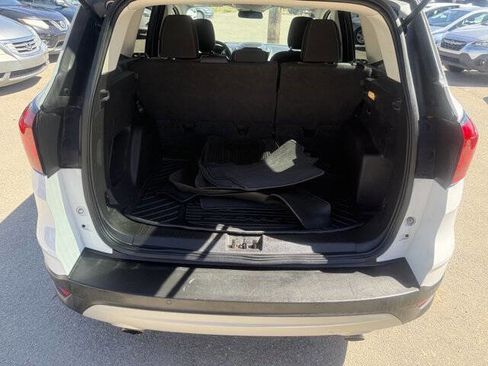 Used 2019 Ford Escape SE FWD image 18