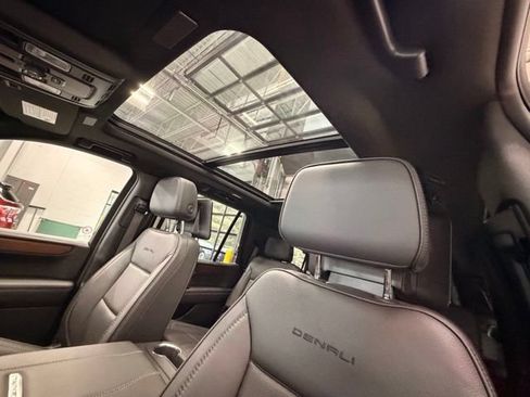 Used 2025 GMC Yukon Denali w/ Denali Reserve Package AWD/4WD image 33