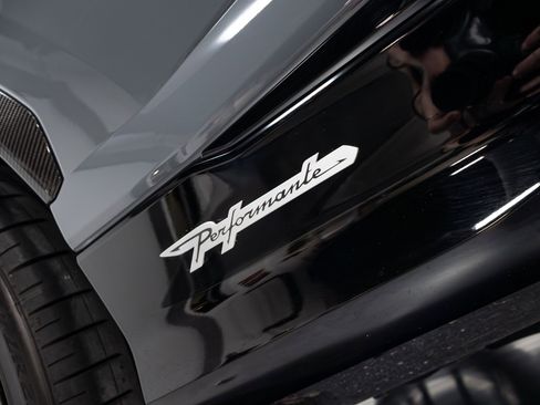 Used 2023 Lamborghini Urus Performante image 57