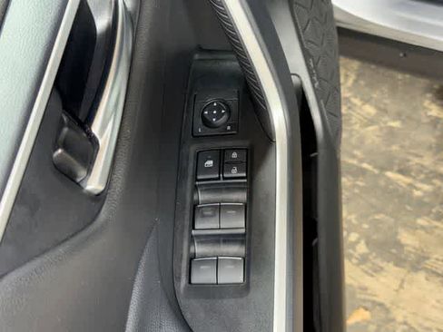Used 2025 Toyota RAV4 XLE w/ Convenience Package image 40