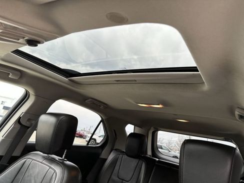 Used 2015 Chevrolet Equinox LT w/ Chrome Appearance Package image 18