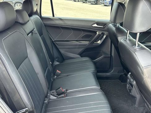 Used 2022 Volkswagen Tiguan SE AWD/4WD image 14