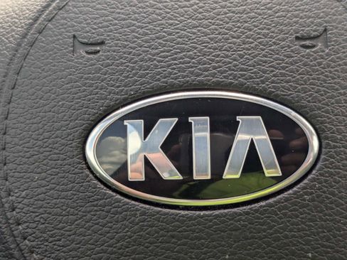 Used 2020 Kia Telluride LX FWD image 34