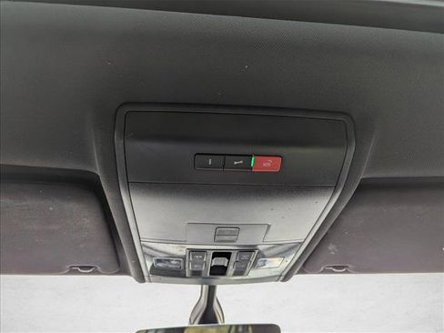 Used 2021 Volkswagen Atlas Cross Sport SE w/ Panoramic Sunroof Package image 20