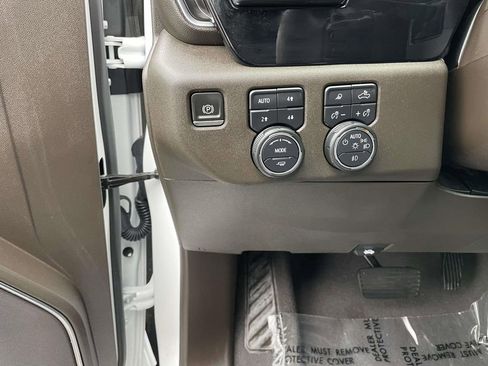 Used 2024 Chevrolet Silverado 1500 LTZ image 31