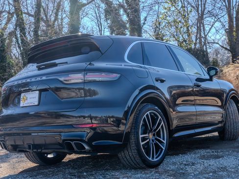 Used 2019 Porsche Cayenne Turbo w/ Sportdesign Package image 5