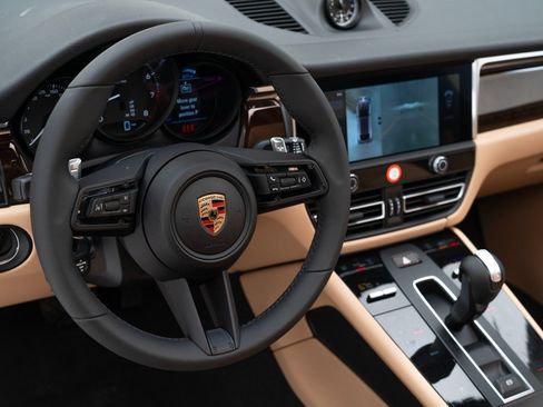 Used 2026 Porsche Macan AWD/4WD image 20