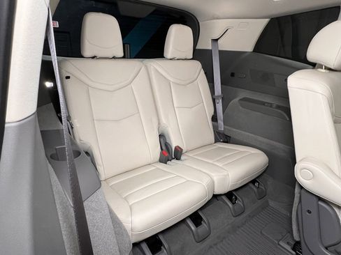 Used 2022 Cadillac XT6 Premium Luxury image 14