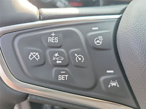 Used 2024 Chevrolet Equinox LT FWD image 21