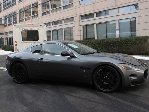 Used 2010 Maserati GranTurismo Coupe image 2