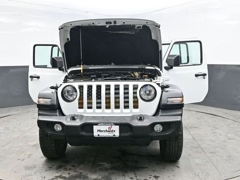 Used 2018 Jeep Wrangler Unlimited Sport image 44