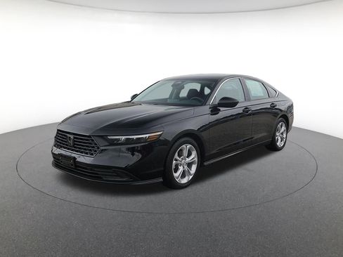 Certified 2025 Honda Accord LX image 1