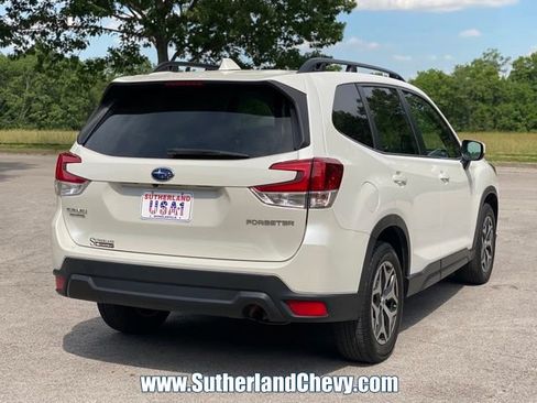 Used 2023 Subaru Forester Premium AWD/4WD image 7
