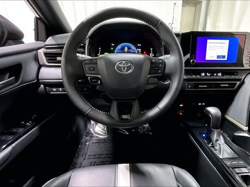 Certified 2025 Toyota Camry SE FWD image 6