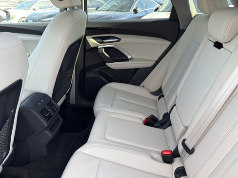 Certified 2025 Audi Q5 Premium w/ Convenience Package image 26