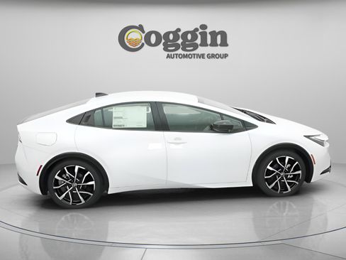 New 2026 Toyota Prius Plug-In Hybrid image 18
