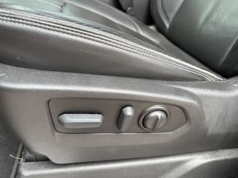 Used 2022 Chevrolet Silverado 2500 High Country w/ Technology Package image 17