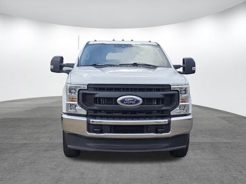 Used 2022 Ford F250 XL w/ Power Equipment Group AWD/4WD image 2