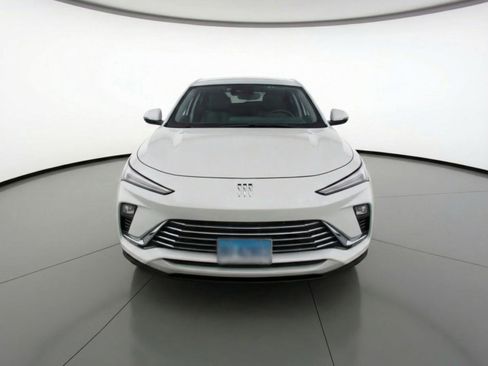 Used 2025 Buick Envista Preferred image 2