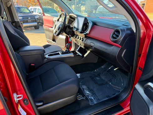 Used 2019 Toyota Tacoma SR5 image 24