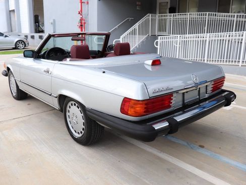 Used 1987 Mercedes-Benz 560 SL image 10