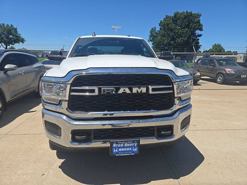 Used 2022 RAM 2500 Tradesman w/ Chrome Appearance Group AWD/4WD image 3