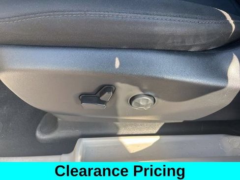 Used 2023 Chrysler Voyager LX FWD image 12