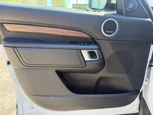 Used 2018 Land Rover Discovery HSE Luxury AWD/4WD image 15