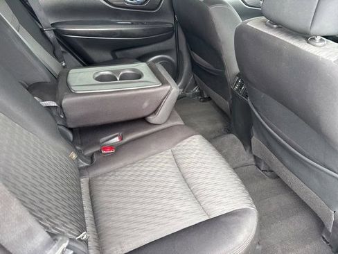 Used 2020 Nissan Rogue SV FWD image 35