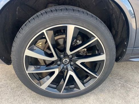 Used 2022 Volvo XC90 T6 Momentum w/ Advanced Package image 29