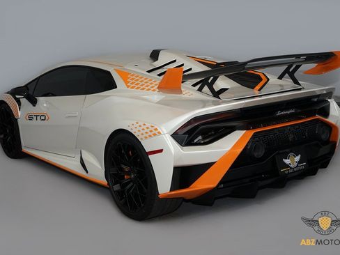 Used 2022 Lamborghini Huracan STO image 8