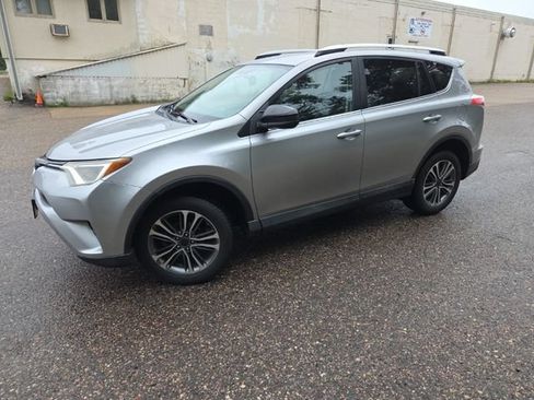Used 2016 Toyota RAV4 LE AWD/4WD image 4