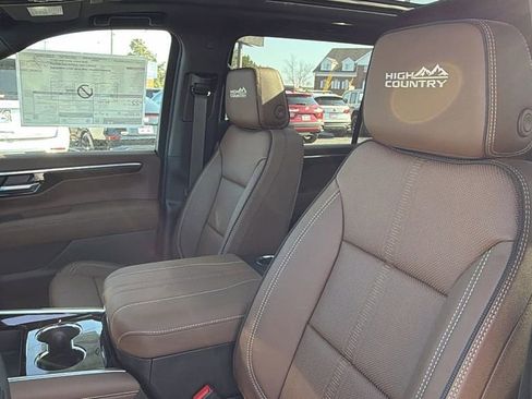 New 2026 Chevrolet Suburban High Country image 14