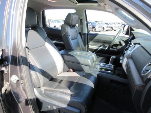 Used 2020 Toyota Tundra Limited w/ Limited Premium Package AWD/4WD image 25
