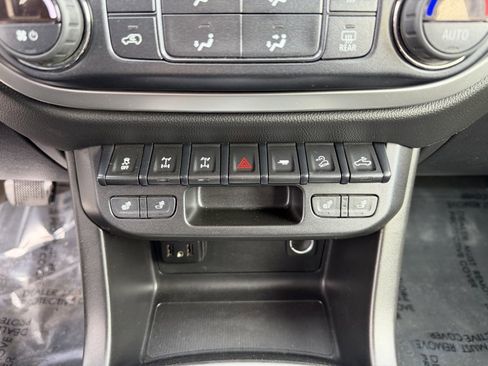Used 2020 Chevrolet Colorado ZR2 image 24
