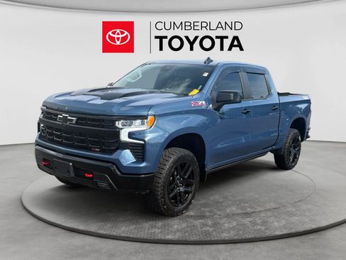 Used 2024 Chevrolet Silverado 1500 LT Trail Boss w/ Convenience Package II AWD/4WD image 1