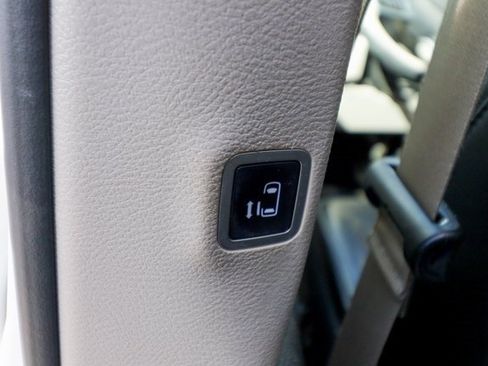 Used 2020 Chrysler Pacifica Limited w/ Tire & Wheel Group image 47