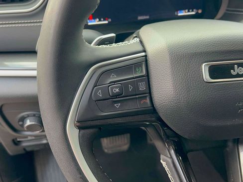 Used 2023 Jeep Grand Cherokee Laredo w/ Luxury Tech Group I image 25