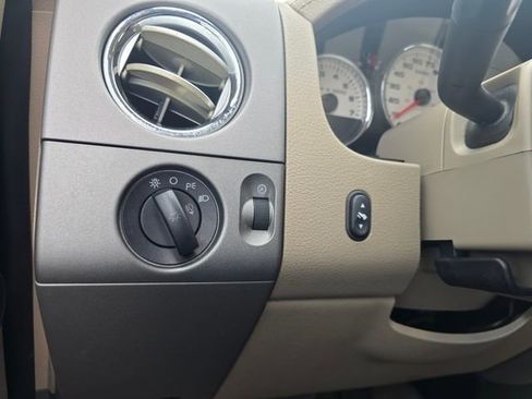 Used 2004 Ford F150 Lariat image 19