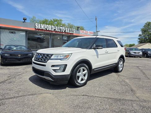 Used 2016 Ford Explorer XLT w/ Equipment Group 202A AWD/4WD image 2